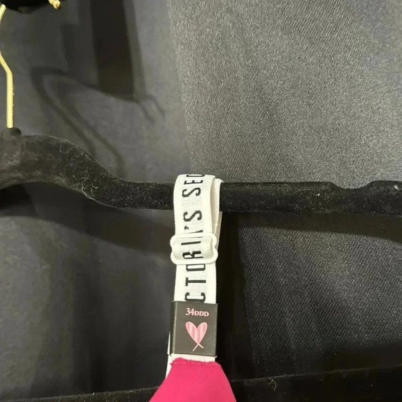 NWTS Victoria’s Secret Bra - Picture 2 of 5